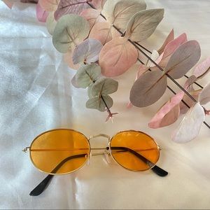 Sunglasses Round Frames with Yellow Lenses